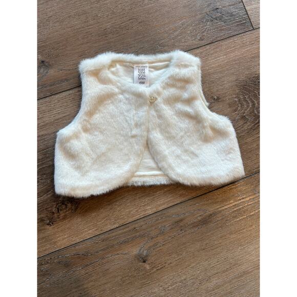 NWT Carter's Baby White Faux Fur Vest Size 6 Months Infant Button Holiday Soft - Picture 1 of 5